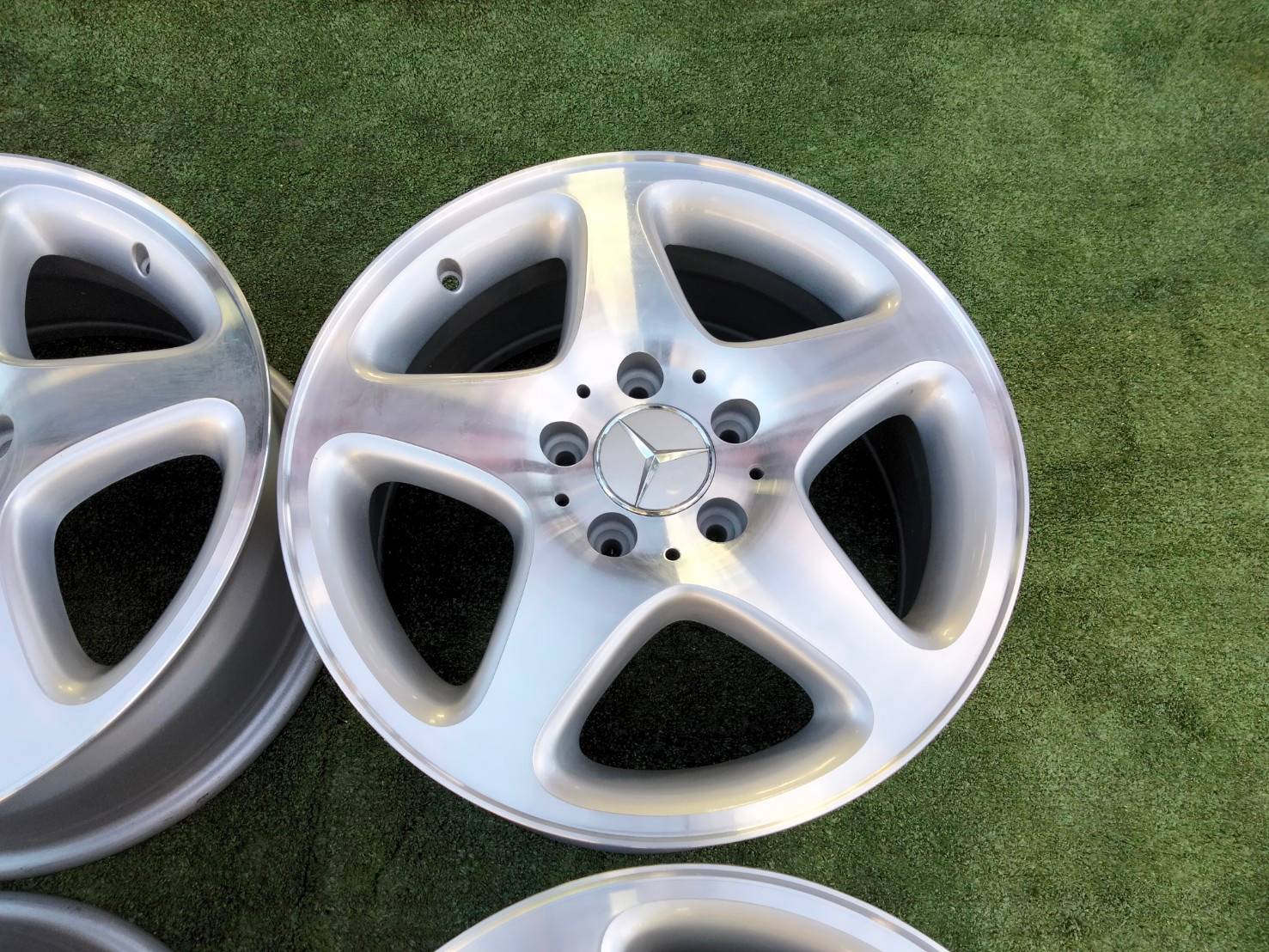 ล้อแท้ w203 AV 16" ลายดาว ตัวท๊อฟ