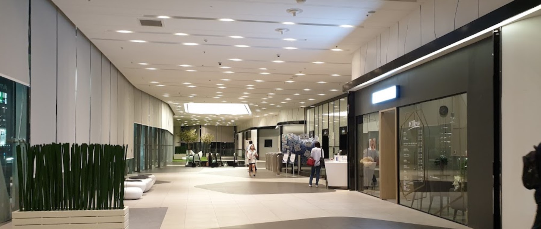 อาคารสำนักงาน ยูนิลีเวอร์ เฮ้าส์ สำนักงานให้เช่าใกล้รถไฟฟ้า MRT พระราม 9 และ ใกล้ห้างเซ็นทรัลพระราม 9 กรุงเทพฯ