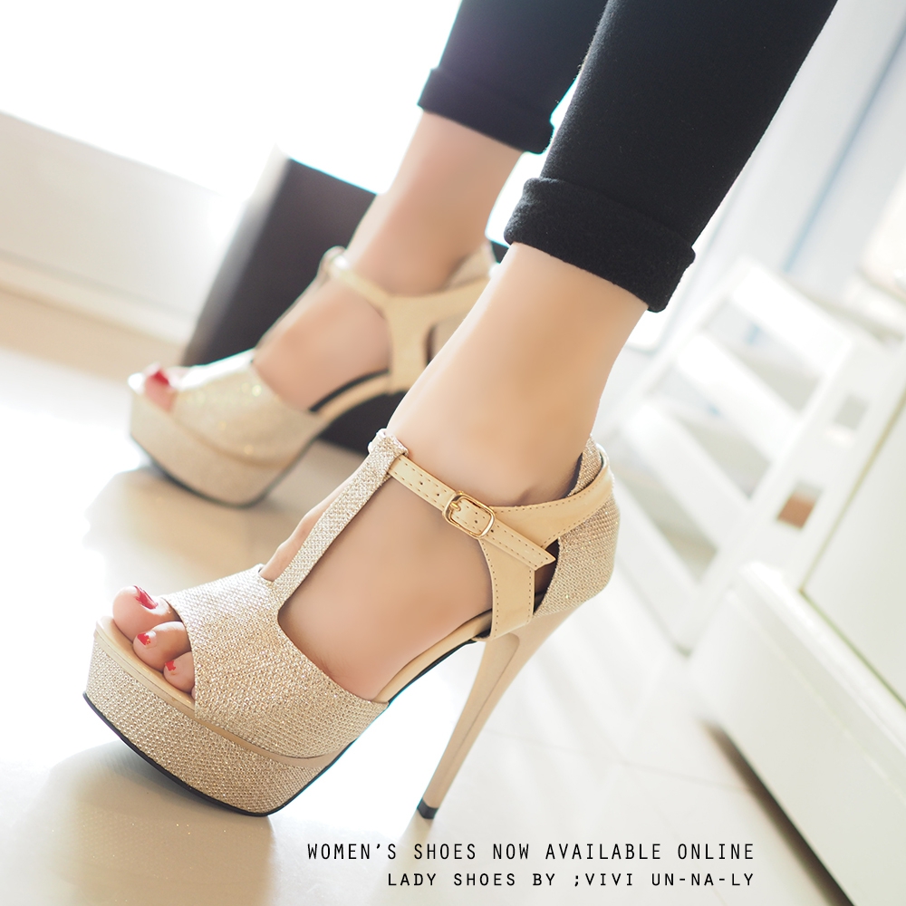พร้อมส่ง : รองเท้าส้นสูง T-Straps (สีทอง)