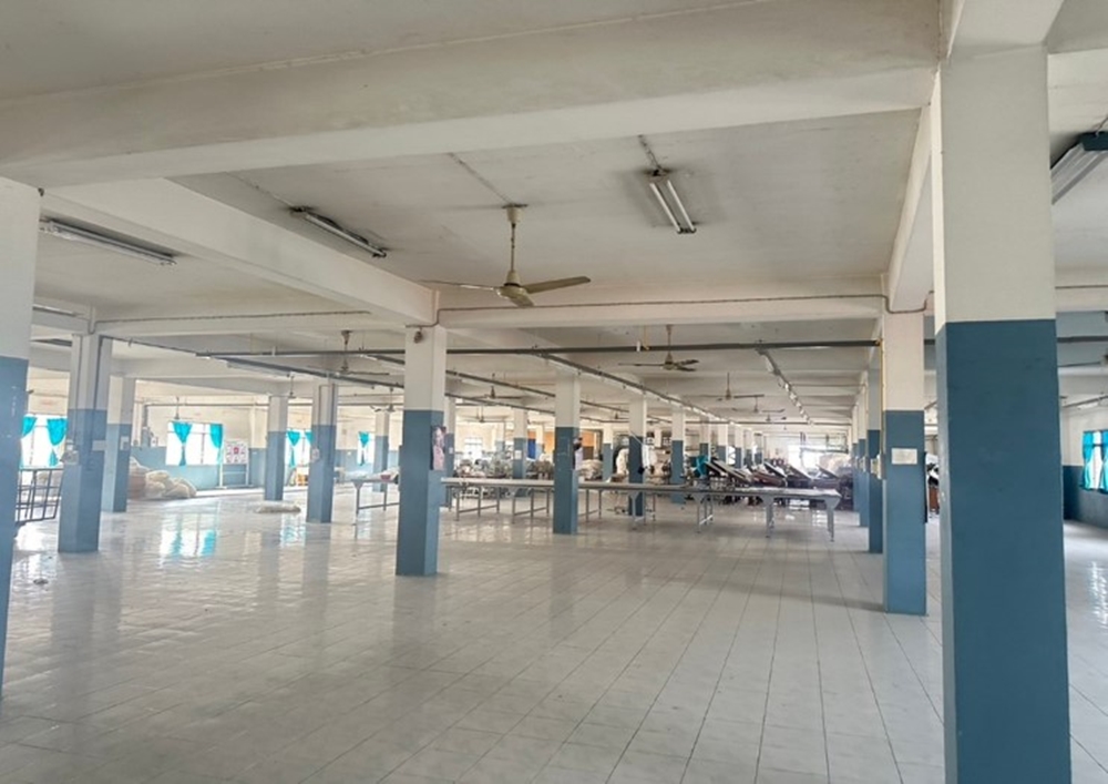 ให้เช่าโรงงานและโกดังคลังสินค้า พร้อมหอพักพนักงาน ติดถนนเพชรเกษม สามพราน จ.นครปฐม เหมาะเช่าเปิดกิจการได้ทันที