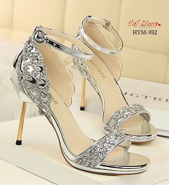 รองเท้าส้นสูงรัดข้อบุกลิตเตอร์ (สีบรอนซ์)