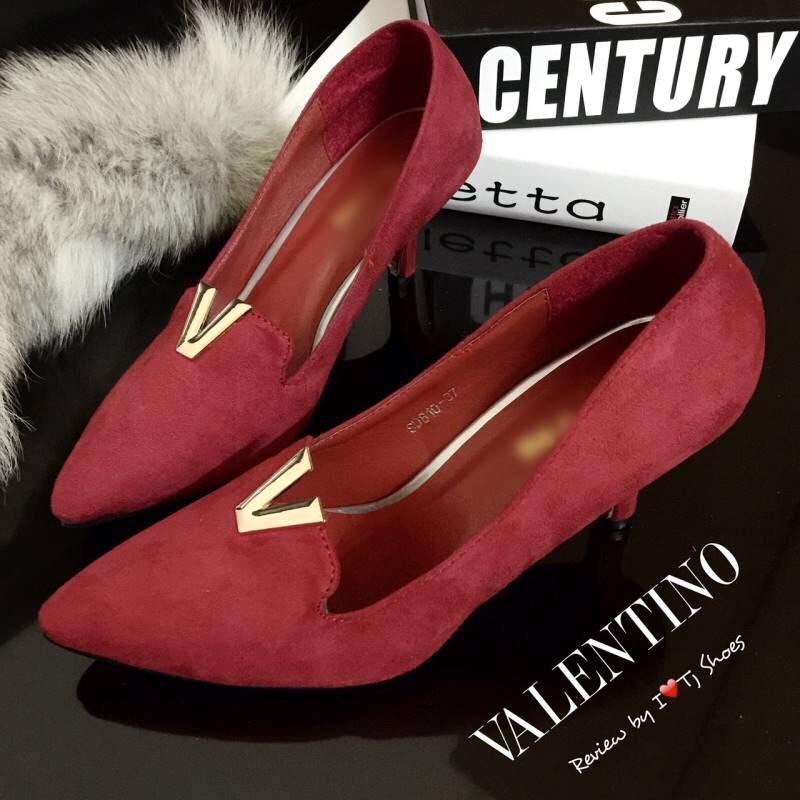 พร้อมส่ง : รองเท้าคัชชูส้นสูง STYLE VALENTINO (สีแดง)