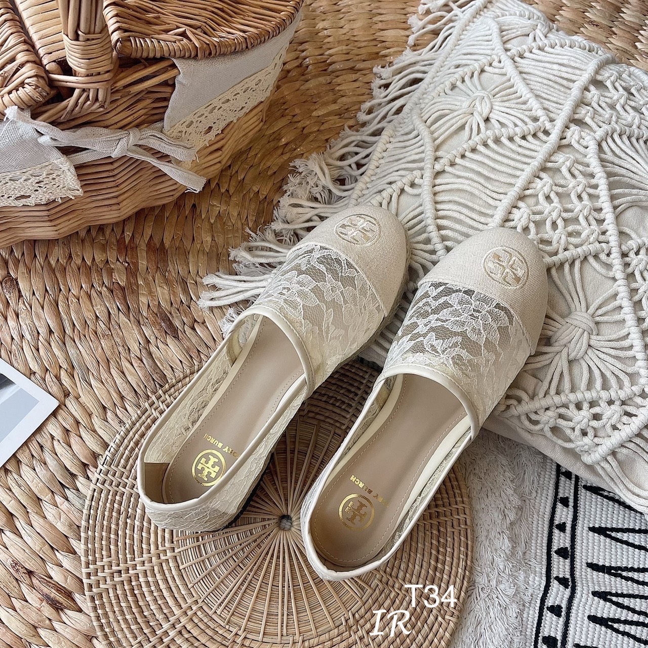 รองเท้าลูกไม้ Style Tory Burch