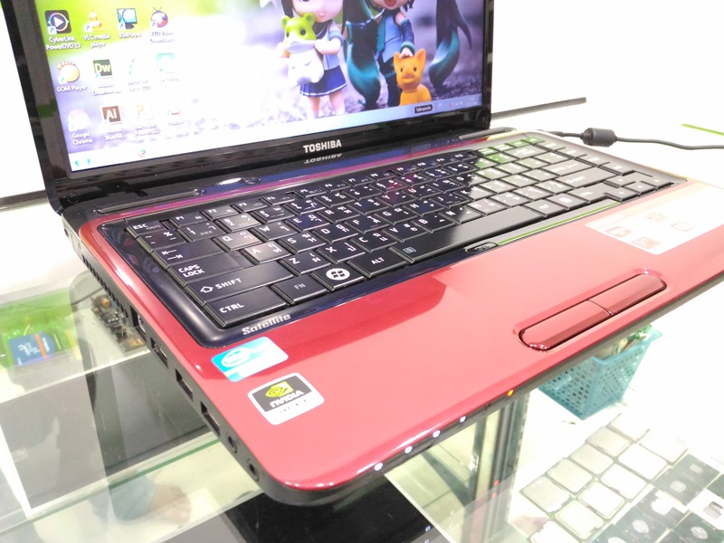 TOSHIBA Satellite L745