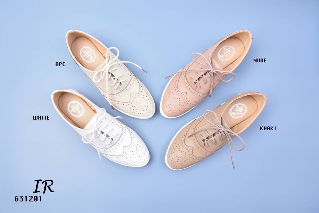 รองเท้าผ้าใบสไตล์ Oxfordฉลุลาย (สีนู้ด)
