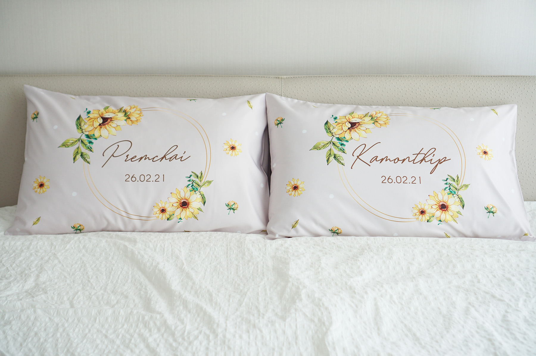 ปลอกหมอนหนุนคู่ พิมพ์ลายเต็มผืน ลาย Sun Flower - Beige