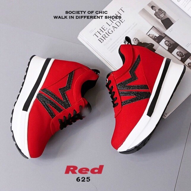 รองเท้าผ้าใบเสริมส้นสไตล์แฟชั่นเกาหลีแต่งลาย Sport (สีแดง)