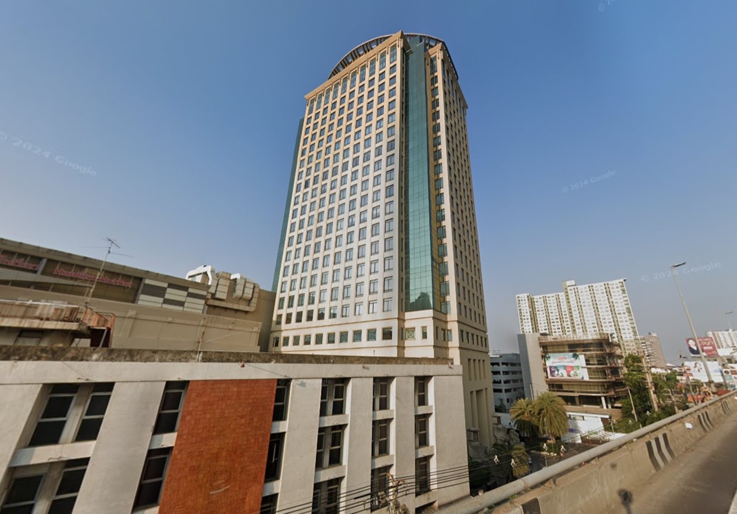 อาคารสำนักงานเซ็นทรัล ปิ่นเกล้า (Central Pinklao Office Tower) สำนักงานออฟฟิศให้เช่าย่านปิ่นเกล้า ติดถนนบรมราชชนนี บางกอกน้อย กรุงเทพฯ