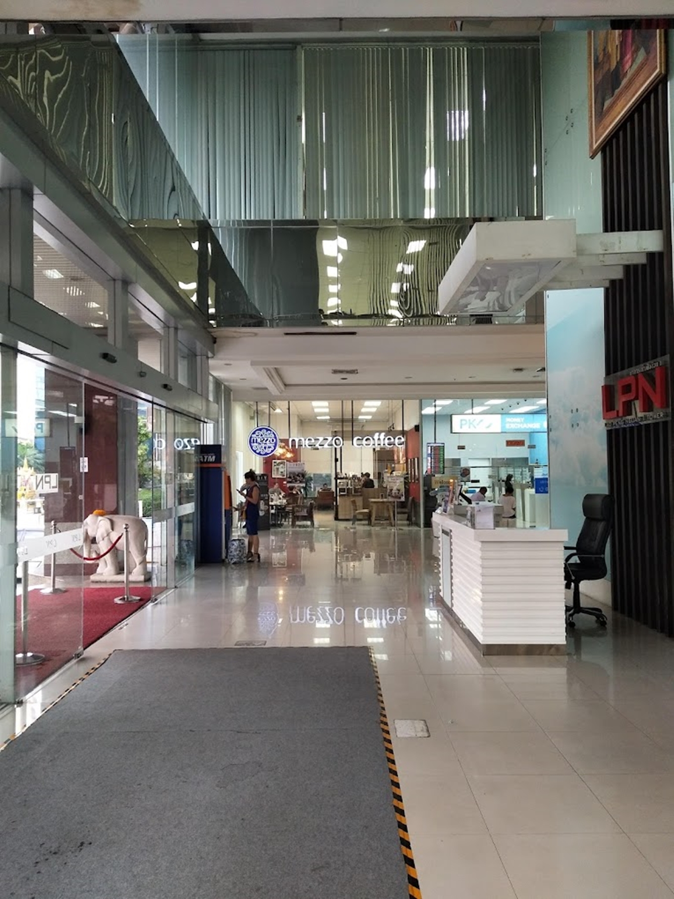 อาคารเล้าเป้งง้วน ทาวเวอร์ 1 สำนักงานให้เช่า ติดถนนวิภาวดีรังสิต ใกล้ห้าแยกลาดพร้าว และ ใกล้สวนจตุจักร