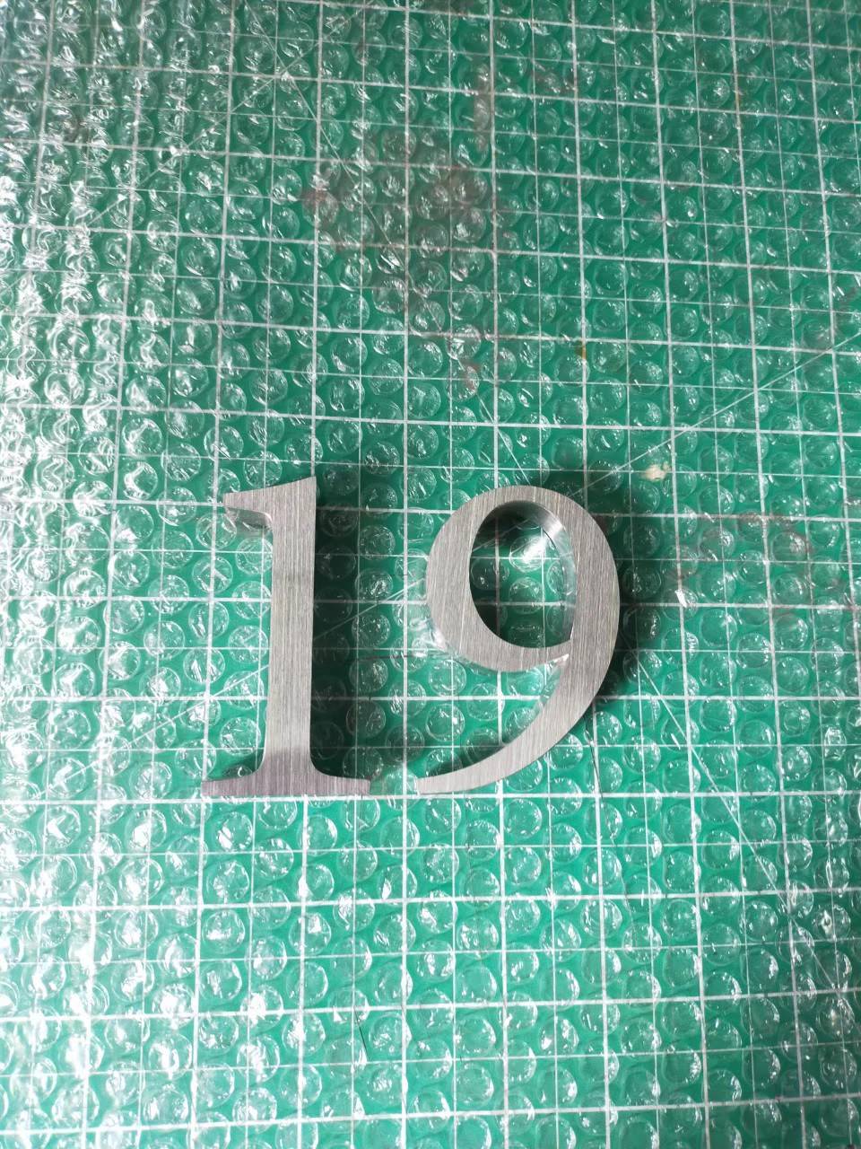 ป้ายบ้านเลขที่ อักษรโลหะ