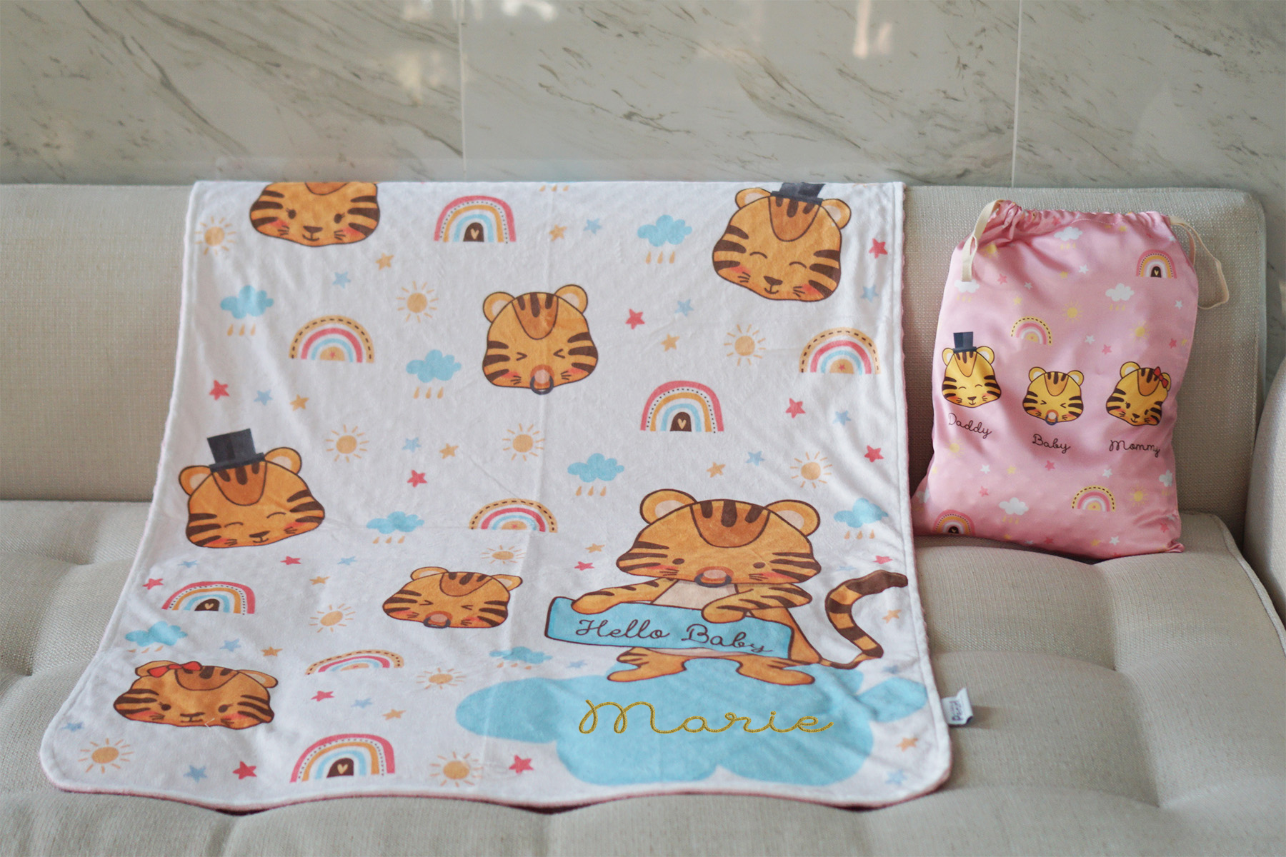 ผ้าห่ม Minky ลาย Tiger เสือ 75x100cm แบบปักชื่อ ด้านหลังสีชมพู