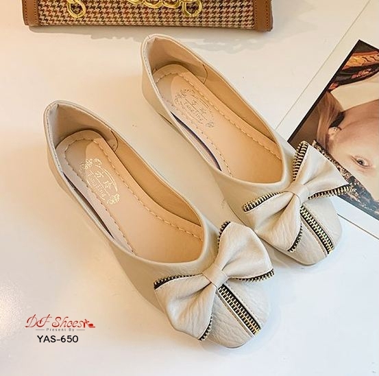 รองเท้าคัทชูส้นแบนแต่งโบว์ซิป (สีเบจ)