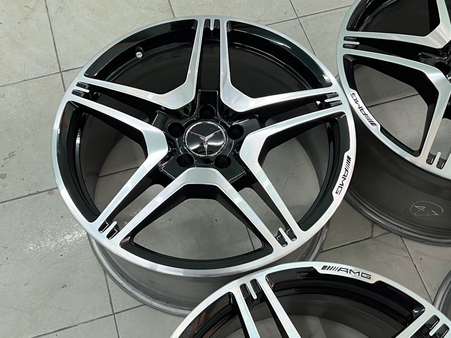 ล้อเบนซ์แท้ AMG ST4 E63 19" w212 หายยากนานๆมาที