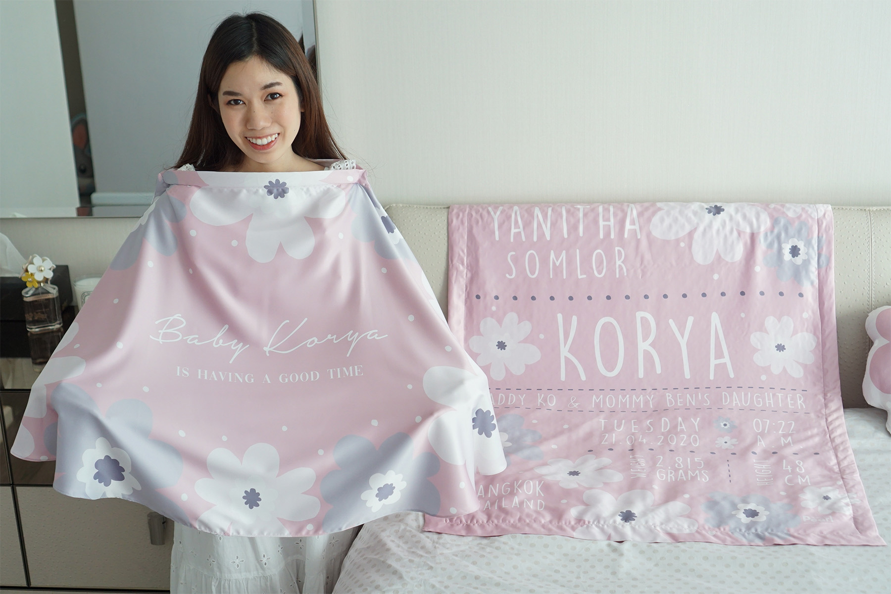 ชุดของขวัญเด็กแรกเกิด ผ้าคลุมให้นม + ผ้าห่มขนาด 75x100cm + หมอนอิง 1 ใบ ลาย Big Flower - Pink