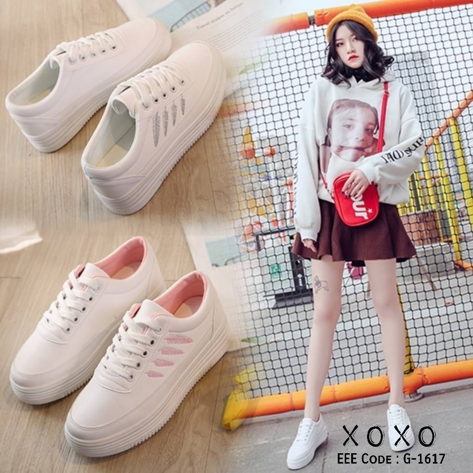 รองเท้าผ้าใบปักลายใบ้ไม้พาสเทล (สีน้ำตาล)