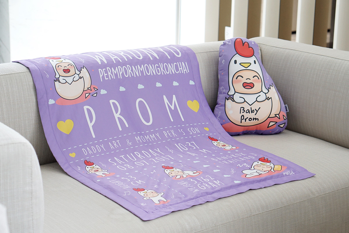 ผ้าห่มเด็ก ใส่ประวัติแรกเกิด ลายกุ๊กไก่ สีม่วง / Kook Kai - Purple