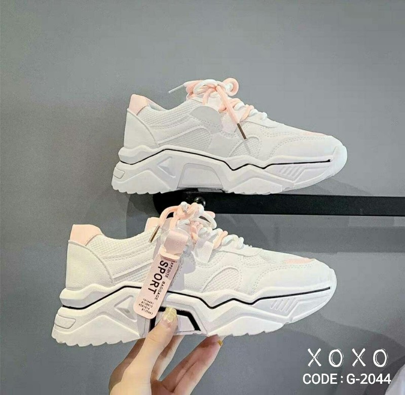 รองเท้าผ้าใย Sportแต่งป้าย (สีดำ)