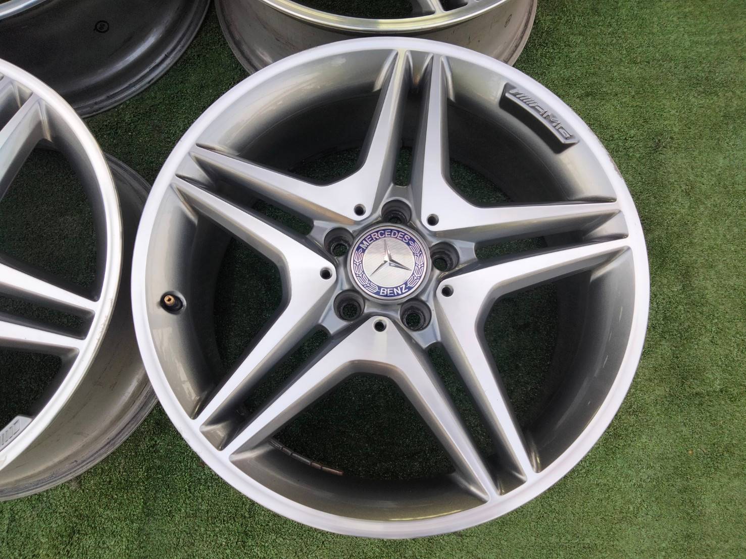 ล้อแท้ AMG ST4 w176 สภาพสวยๆ สีเดิมๆ