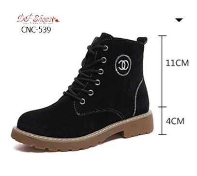 รองเท้าผ้าใบทรงมินิบูทสไตล์มาร์ติน (สีดำ)