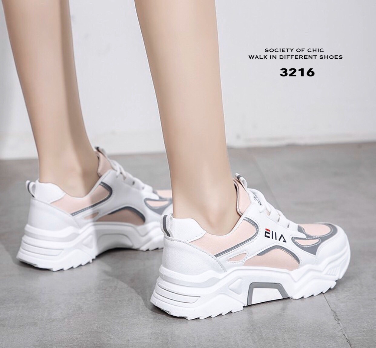 รองเท้าผ้าใบแฟชั่นทรงSportแต่งลาย (สีดำ)