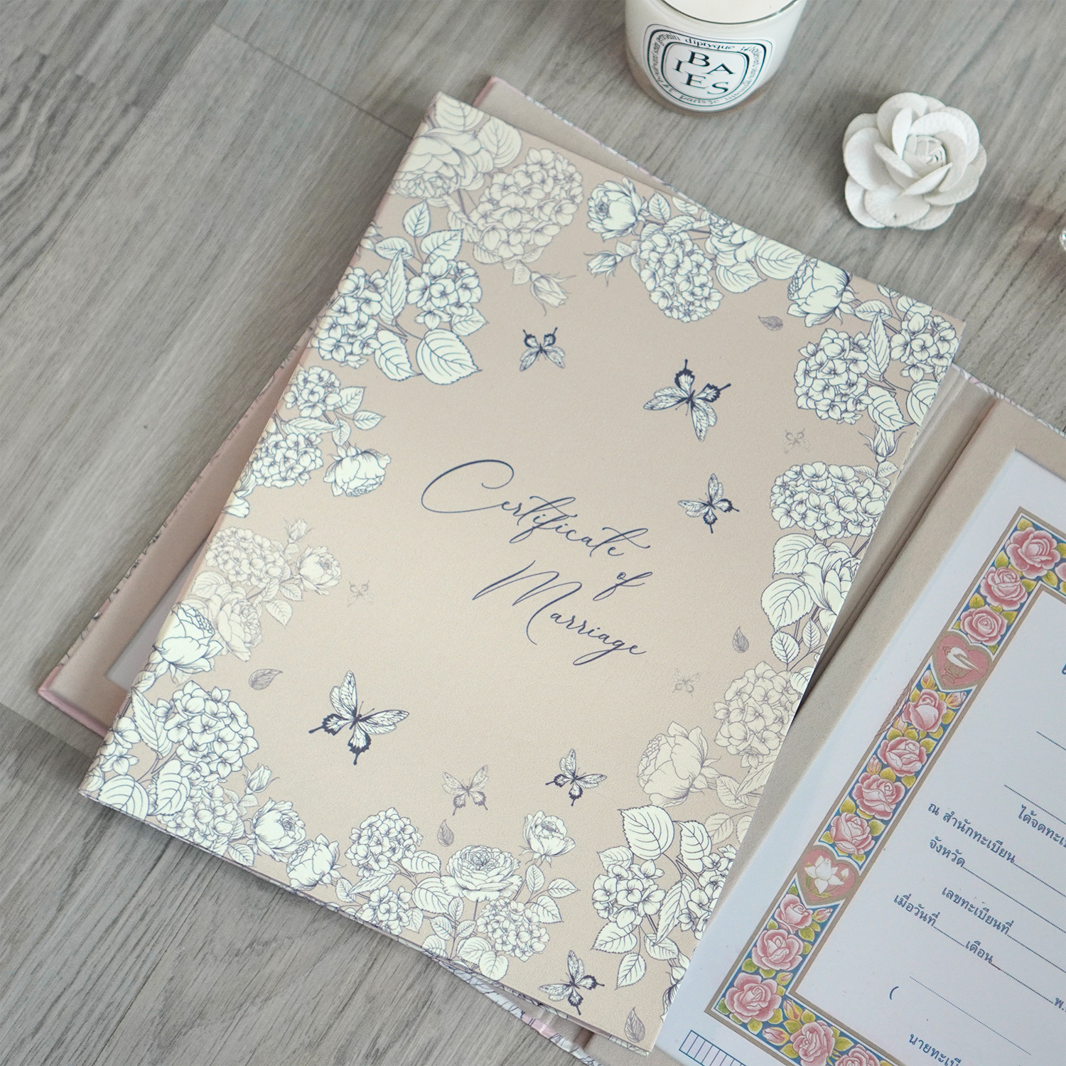 แฟ้มใส่ทะเบียนสมรส แบบพร้อมส่ง ลาย Butterfly Vintage - Brown พร้อมข้อความ Certificate of Marriage