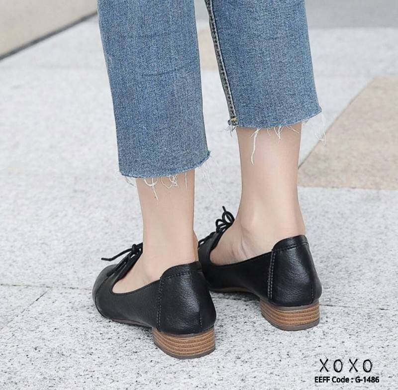 รองเท้าผ้าใบทรงคัทชูสไตล์เทย์ (สีน้ำตาล)