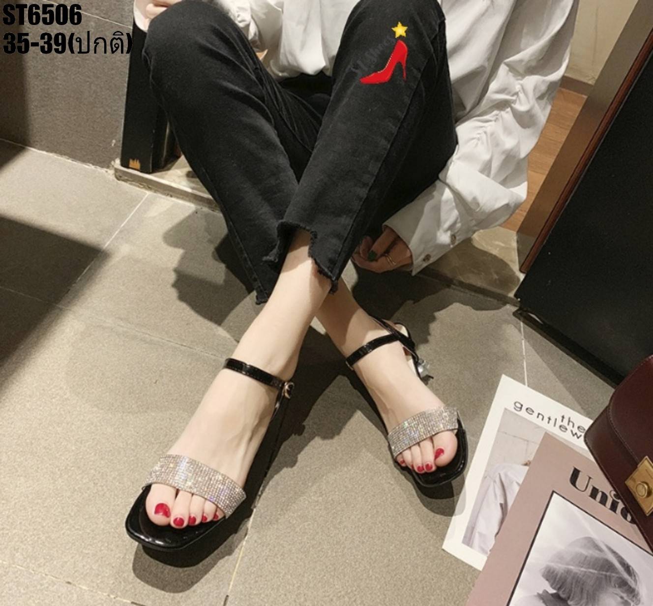 รองเท้าส้นแก้วแต่งสายคาดเพชร (สีครีม)