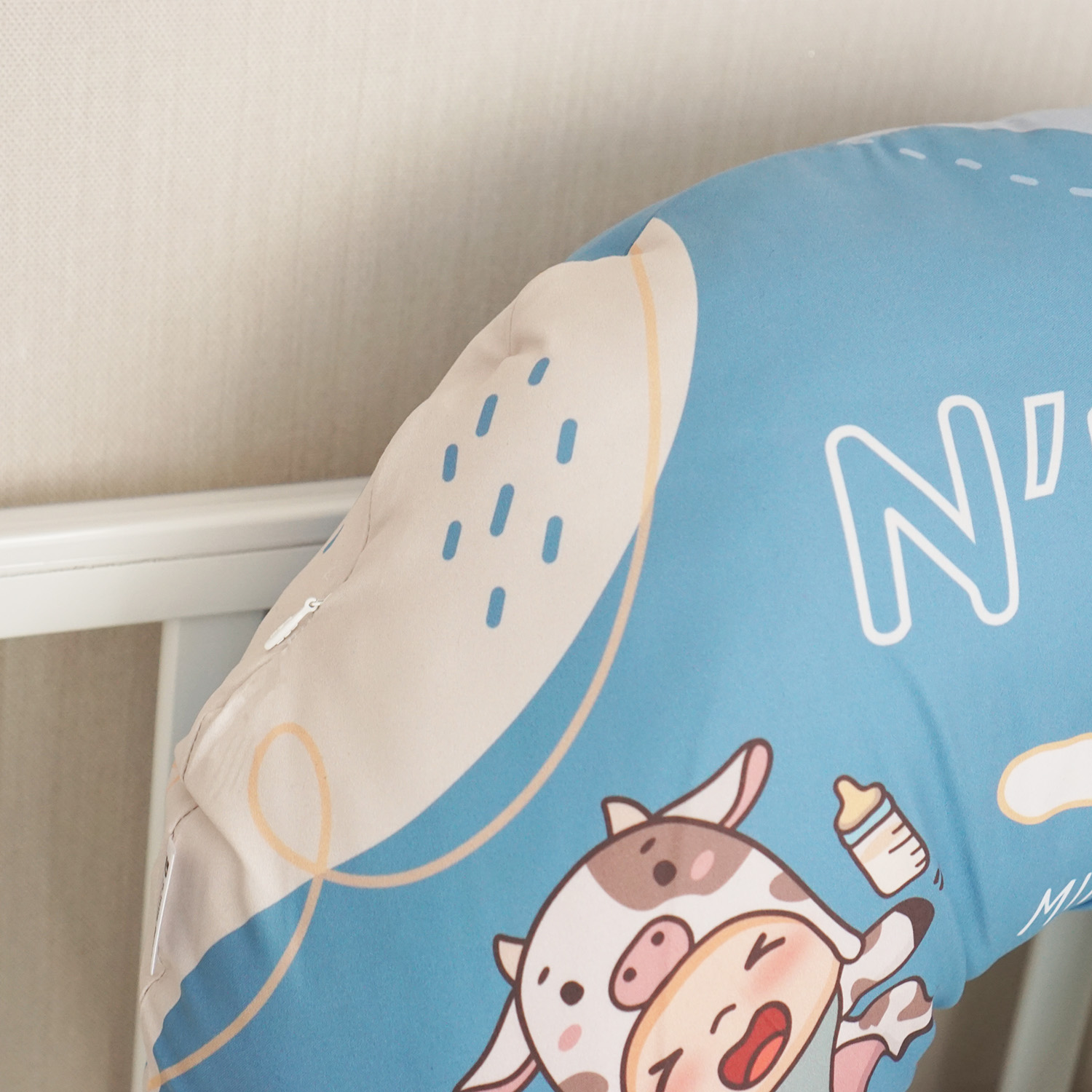 หมอนรองให้นม สั่งทำใส่ชื่อ ลาย Cow2 - Blue