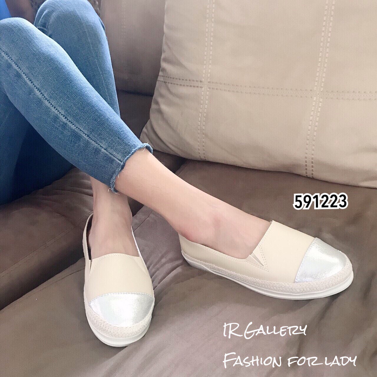 รองเท้าทรงสวมแต่งหัวเมทัลลิค (สีชมพู)