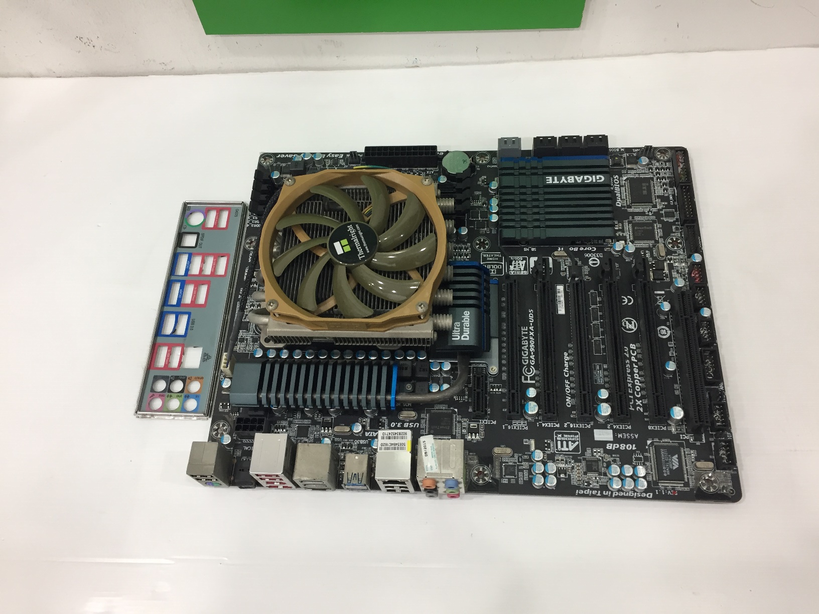 AMD FX6300 + GIGABYTE GA-990FXA-UD5