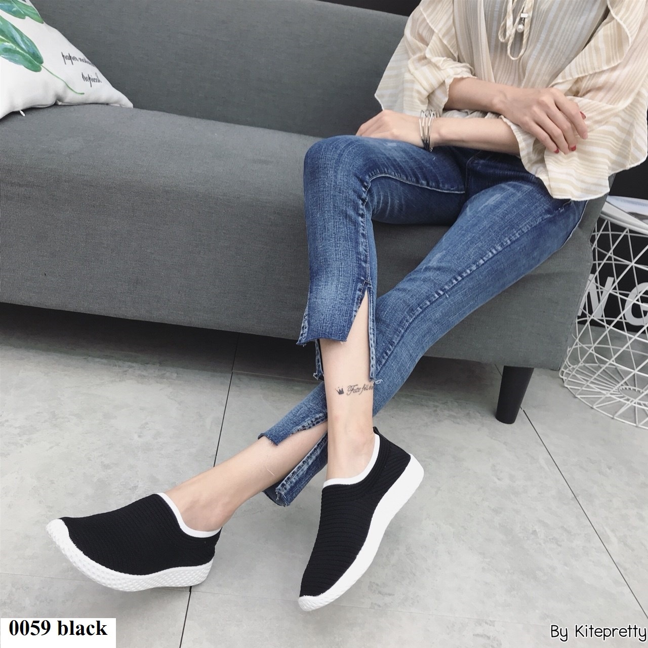 รองเท้าผ้าใบผ้ายืดทรงสวม (สีดำ)