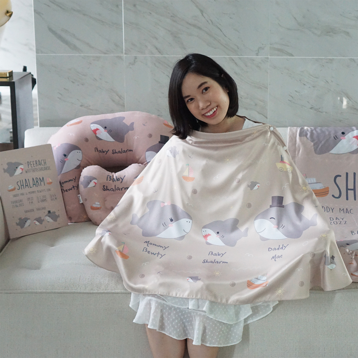 ชุดของขวัญเด็กแรกเกิด หมอนหลุม + ผ้าคลุมให้นม รุ่น 3in1 + หมอนรองให้นม + ผ้าห่มขนาด 75x100cm + แฟ้มสูติบัตร ลาย Shark - Brown