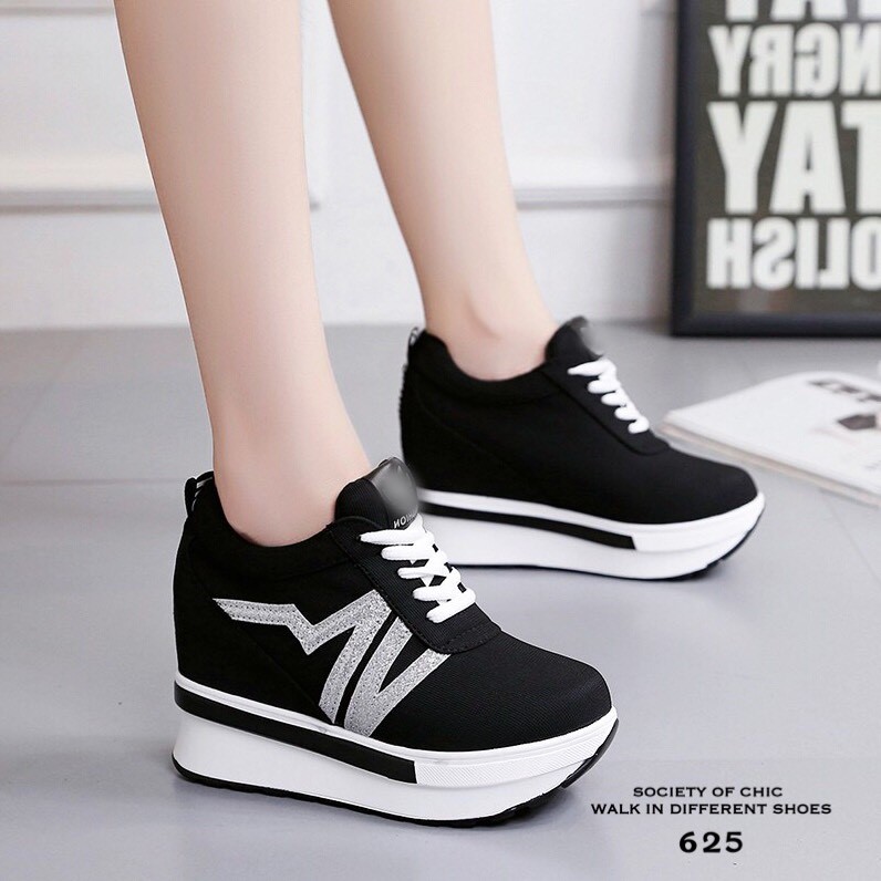 รองเท้าผ้าใบเสริมส้นสไตล์แฟชั่นเกาหลีแต่งลาย Sport (สีแดง)