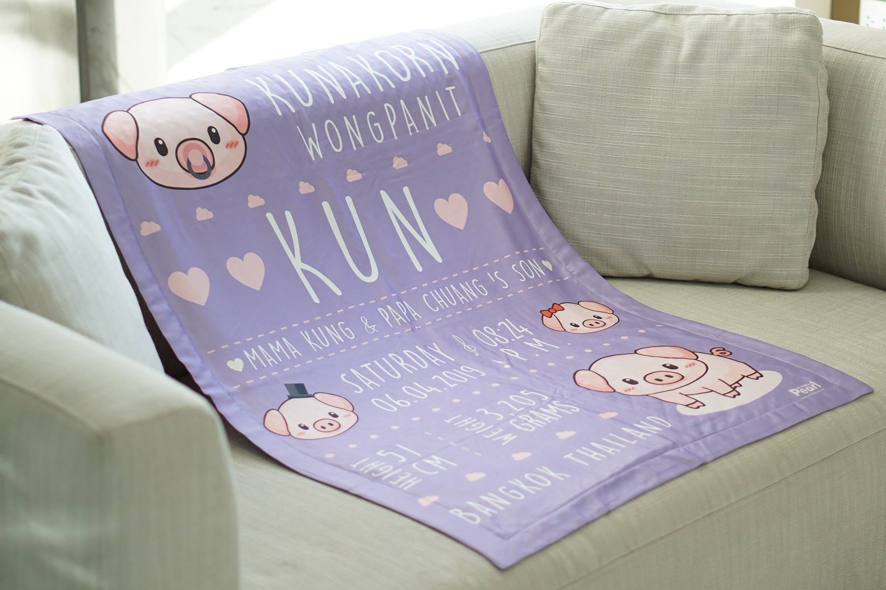 ผ้าห่ม ใส่ประวัติแรกเกิด ลายหมู สี Purple