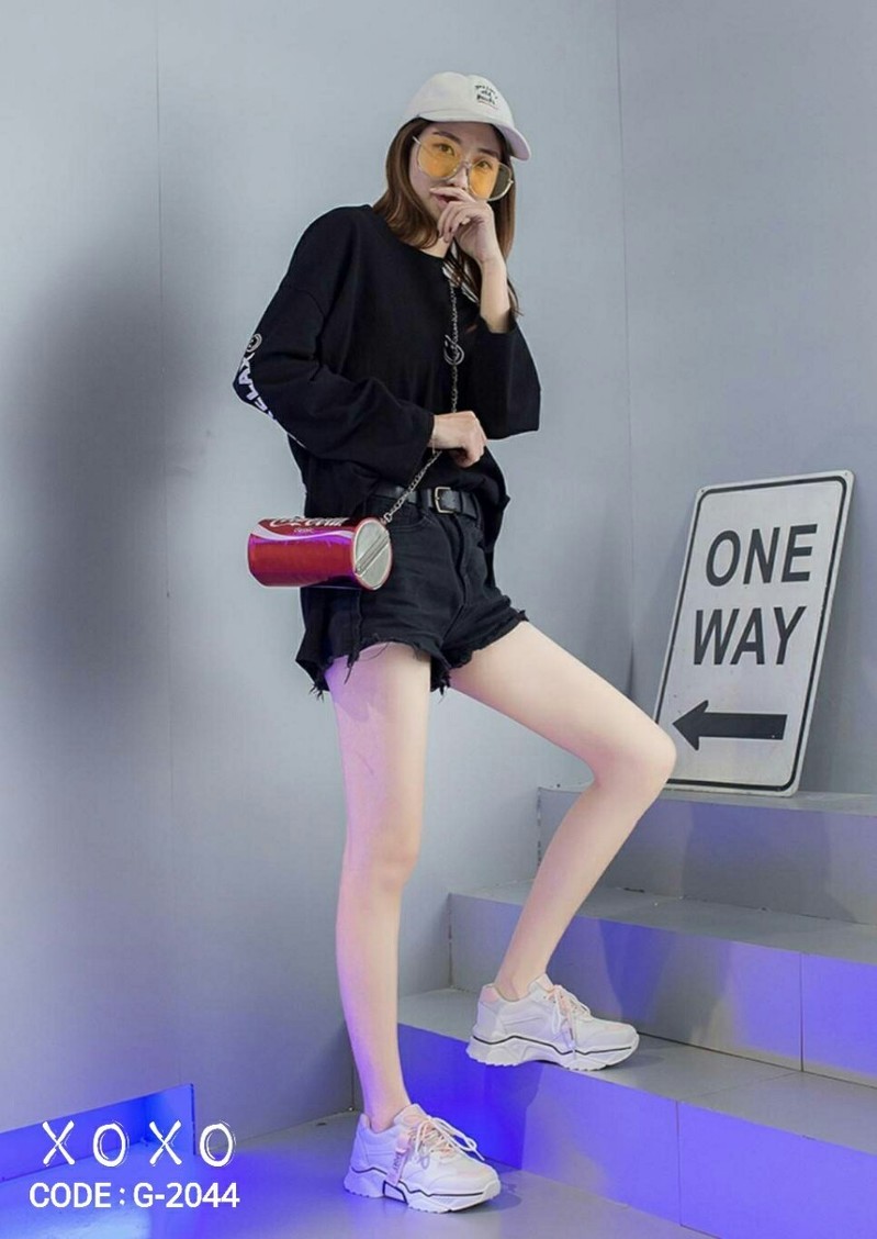 รองเท้าผ้าใย Sportแต่งป้าย (สีดำ)