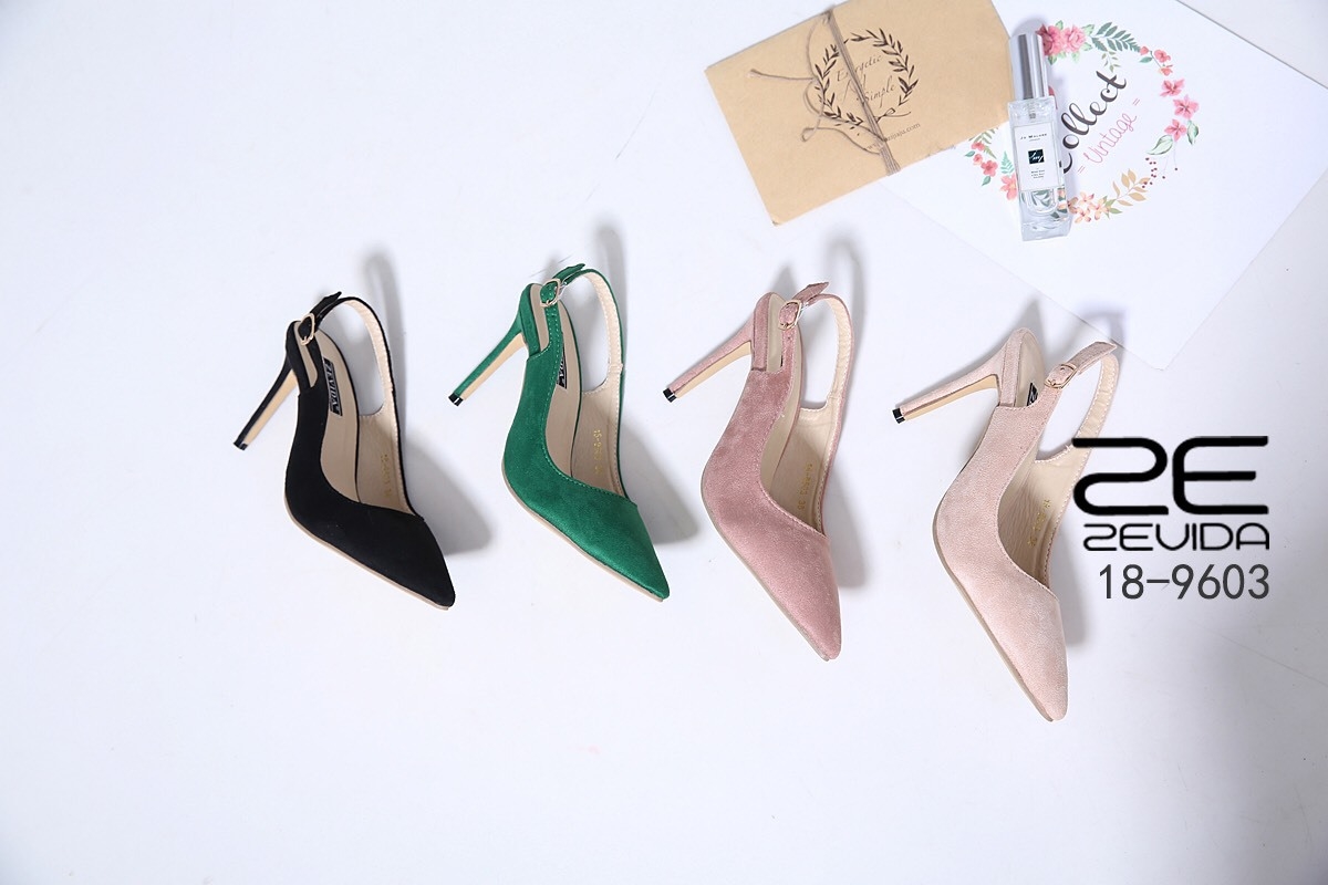 รองเท้าคัทชูหัวแหลมรัดส้น (สีเขียว)