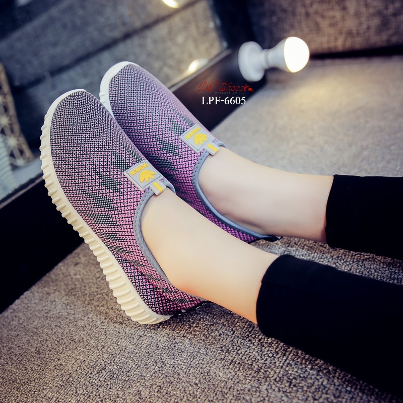 รองเท้าผ้าใบทรงสวมสไตล์ลำลอง (สีม่วง)