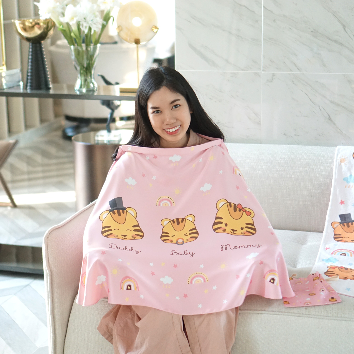 ผ้าคลุมให้นม พร้อมส่ง ลาย เสือ Tiger - Pink