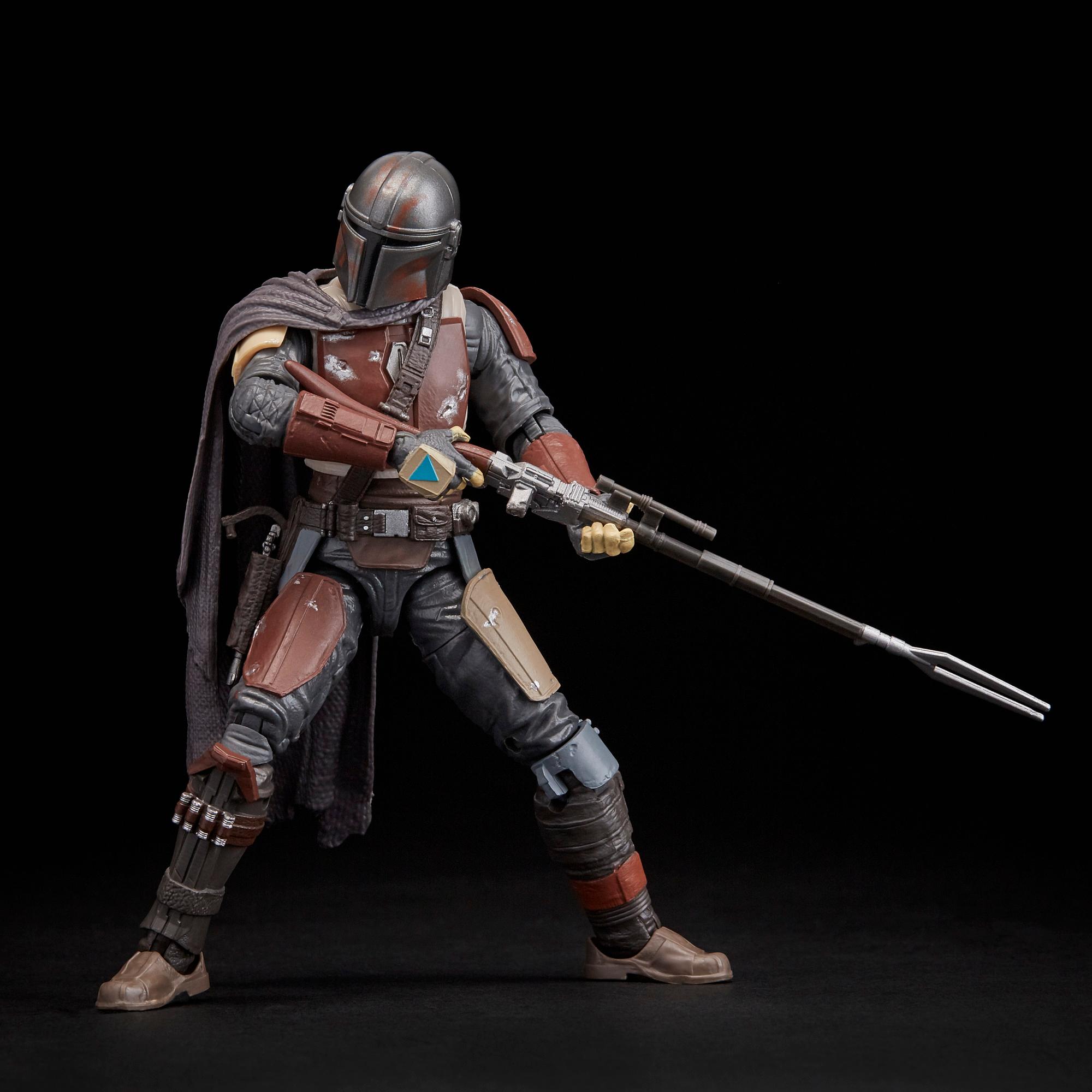Hasbro Star Wars The Black Series The Mandalorian 6-inch-scale Figure ฮาสโบร สตาร์ วอร์ส เดอะ แบล็ค ซีรีส์ หุ่นโมเดลฟิกเกอร์ เดอะ แมนดาโรเลี่ยน ขนาด 6 นิ้ว ลิขสิทธิ์แท้