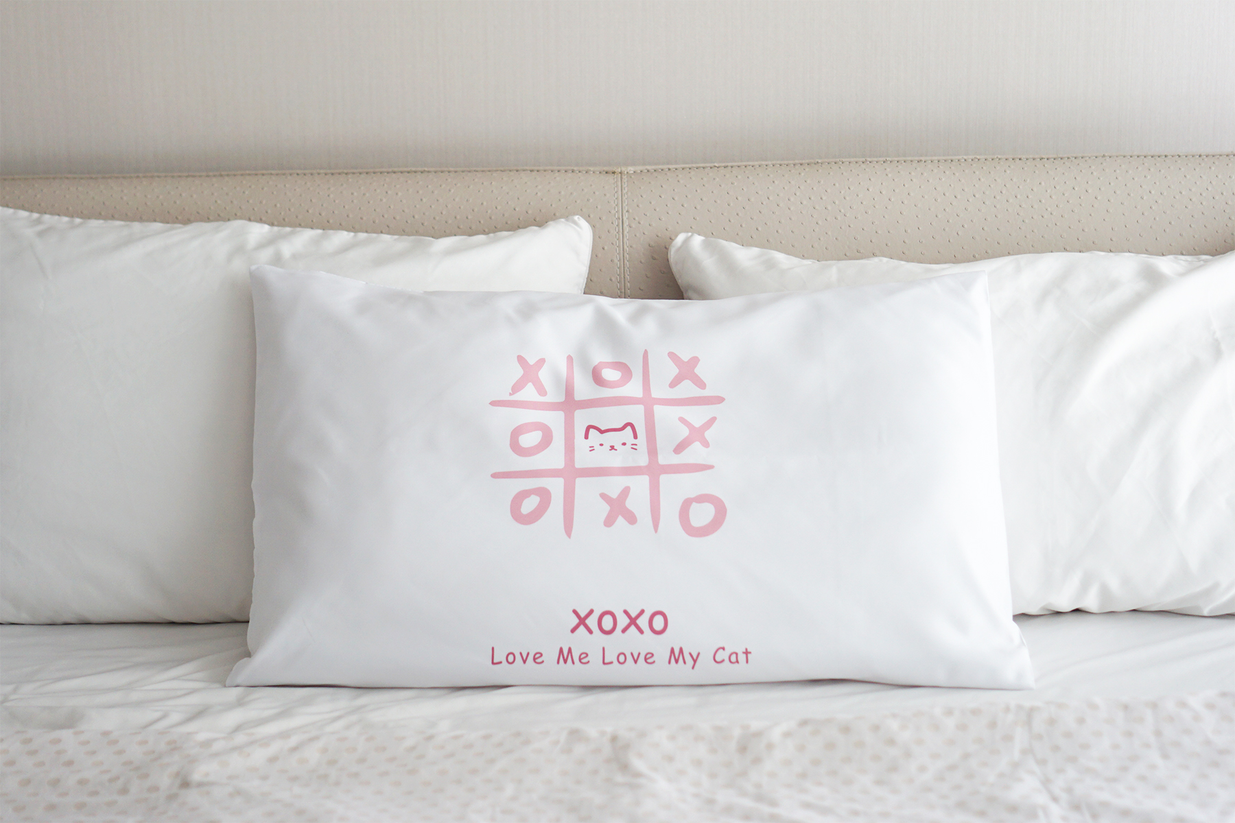 ปลอกหมอนหนุนคู่ สีขาว ลาย XOX