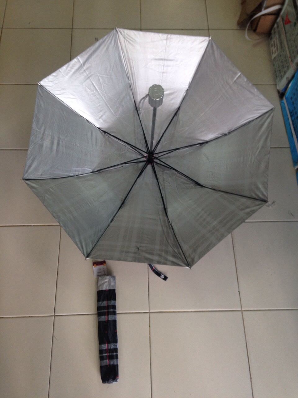 ร่มพับ2ตอน21นิ้ว ลายสก็อต E21