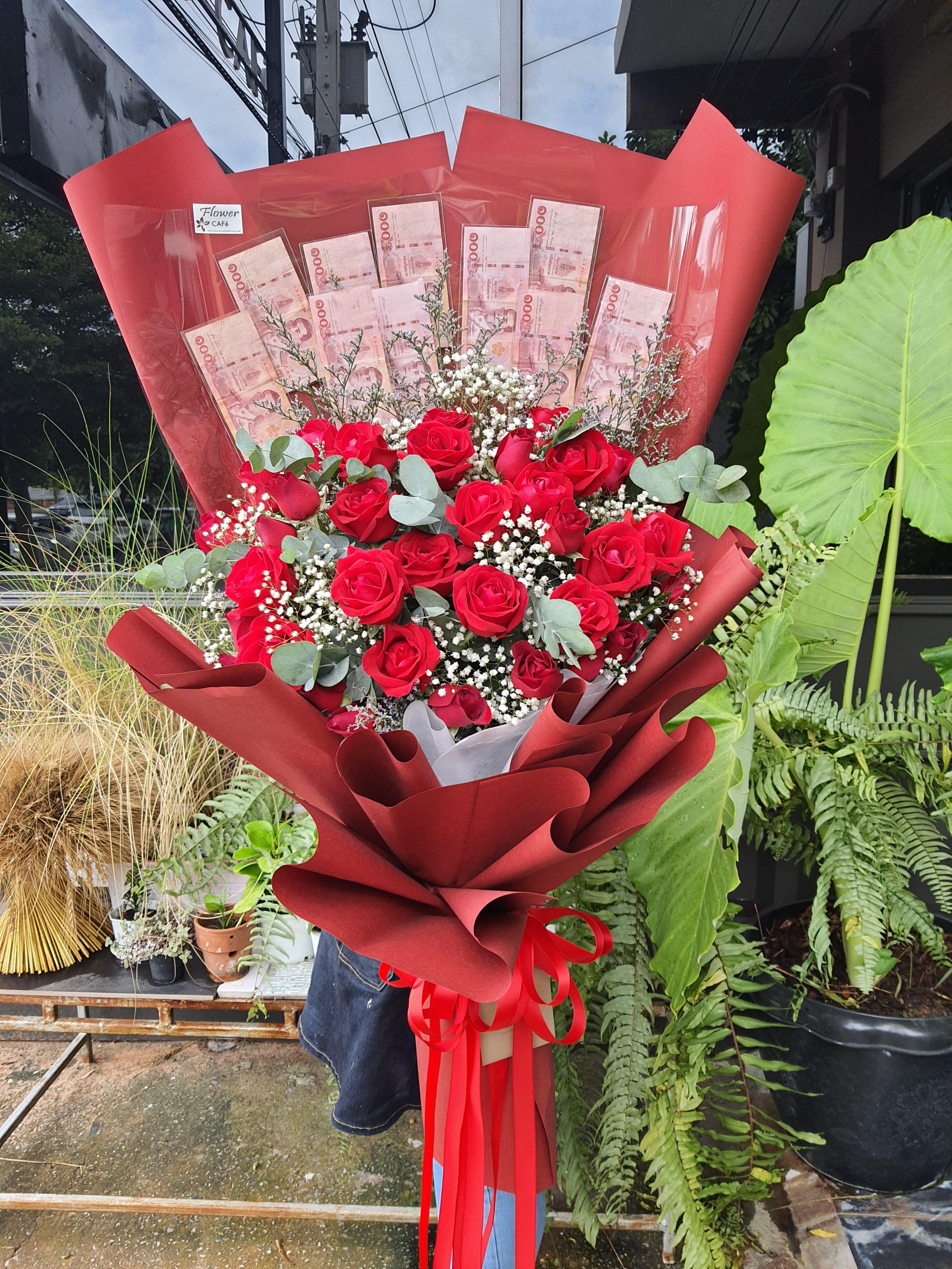 ช่อดอกไม้สด ใส่ธนบัตรได้ไม่เกิน 30 ใบ