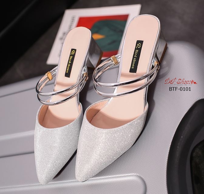 รองเท้าส้นตันเปิดส้นหัวแหลม (สีทอง)