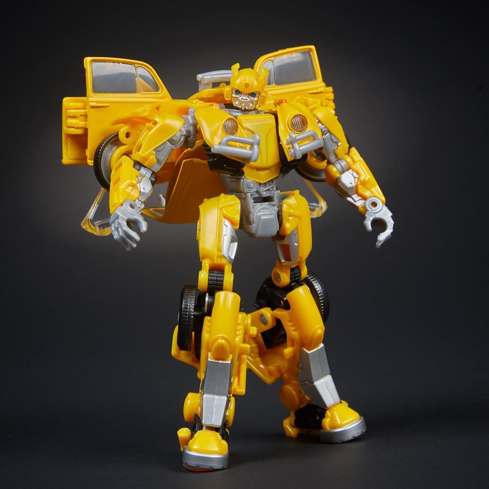 Hasbro Transformers Studio Series 18 Deluxe Class Bumblebee 4.5 Inch Figure ฮาสโบร ทรานสฟอเมอร์ส สตูดิโอ ซีรีย์ส 18 หุ่นยนต์บัมเบิ้ลบี 4.5 นิ้ว ลิขสิทธิ์แท้