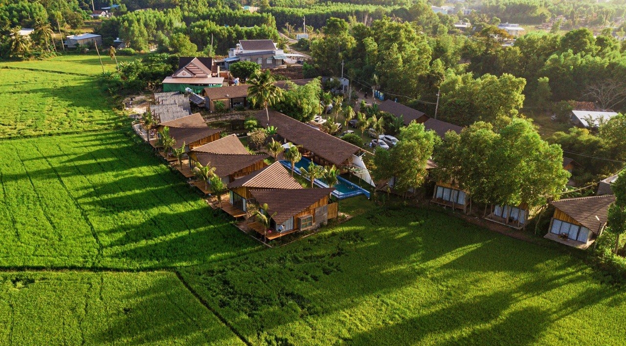 ขายโรงแรมในอยุธยา ขนาด 62 ห้องพัก บรรยากาศกลางทุ่งนา