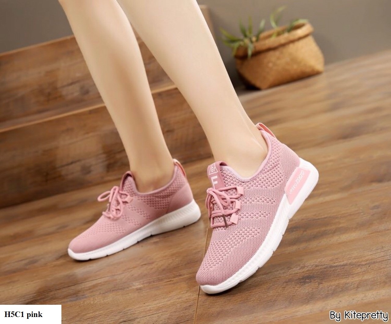 รองเท้าผ้าใบแฟชั่นผ้าระบายสไตล์ Sport (สีชมพู)