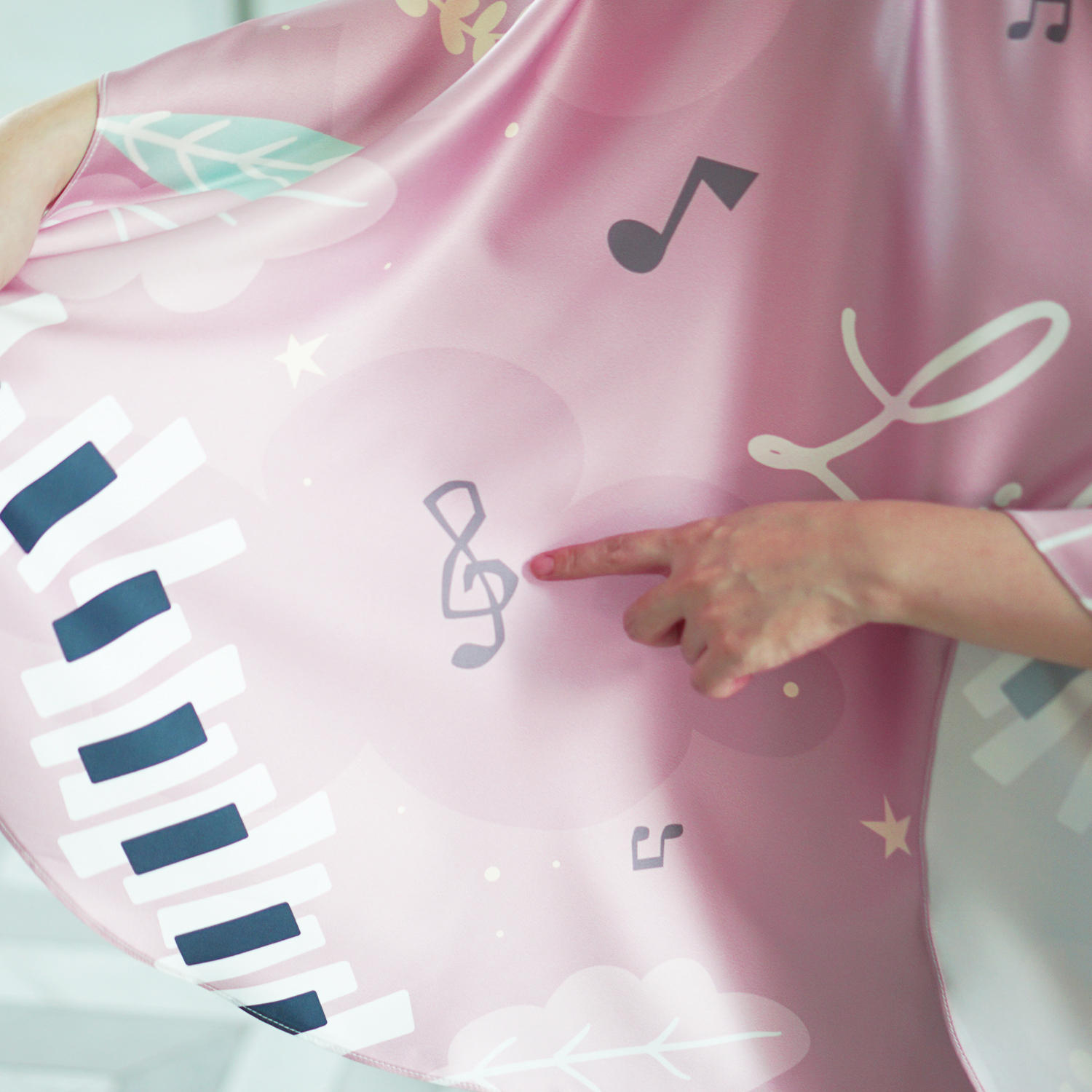 ผ้าคลุมให้นม สั่งทำใส่ชือ ลาย Piano - Pink