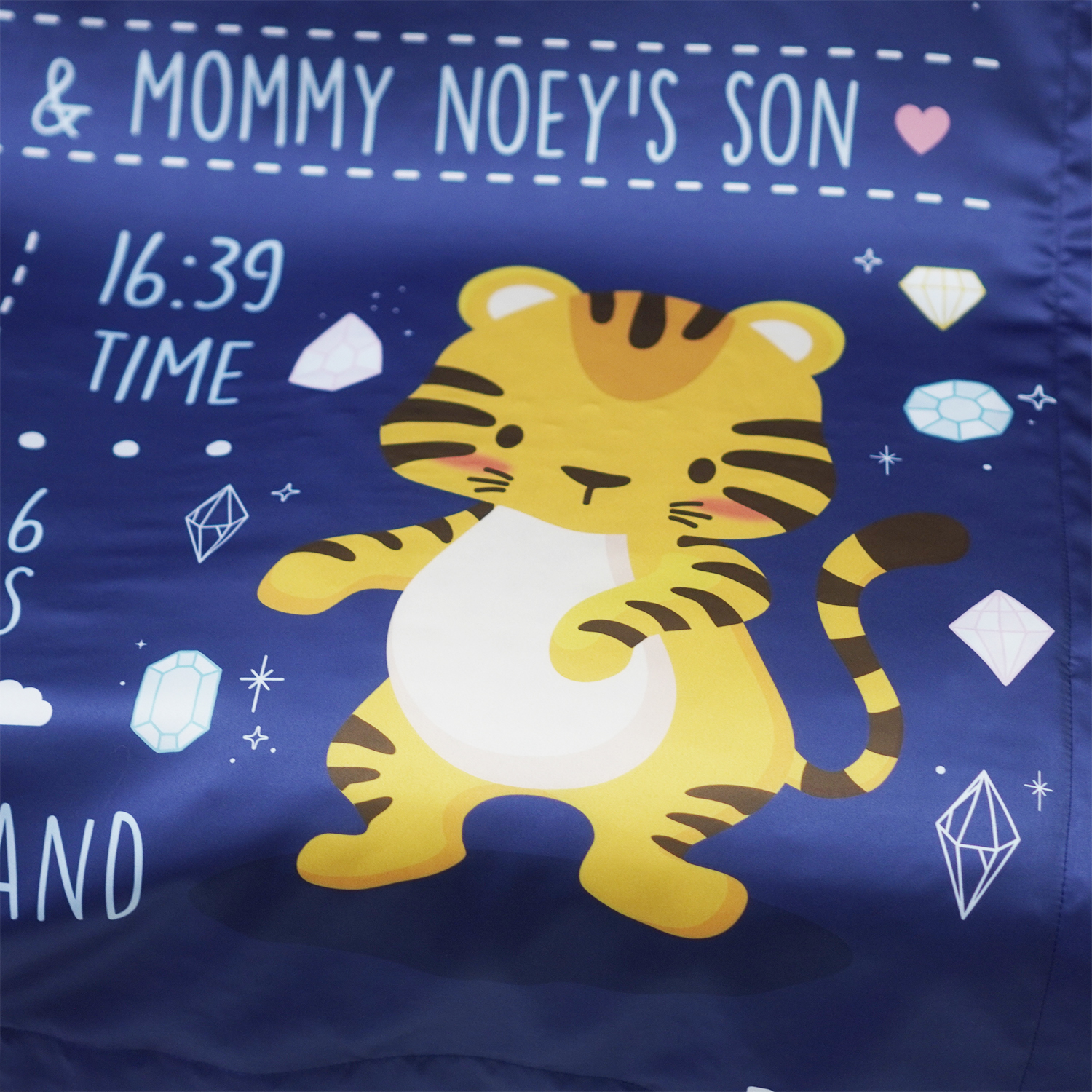 ผ้าห่มเด็ก สั่งทำใส่ประวัติแรกเกิด ลายเสือ ปีขาล Tiger with diamond - Navy
