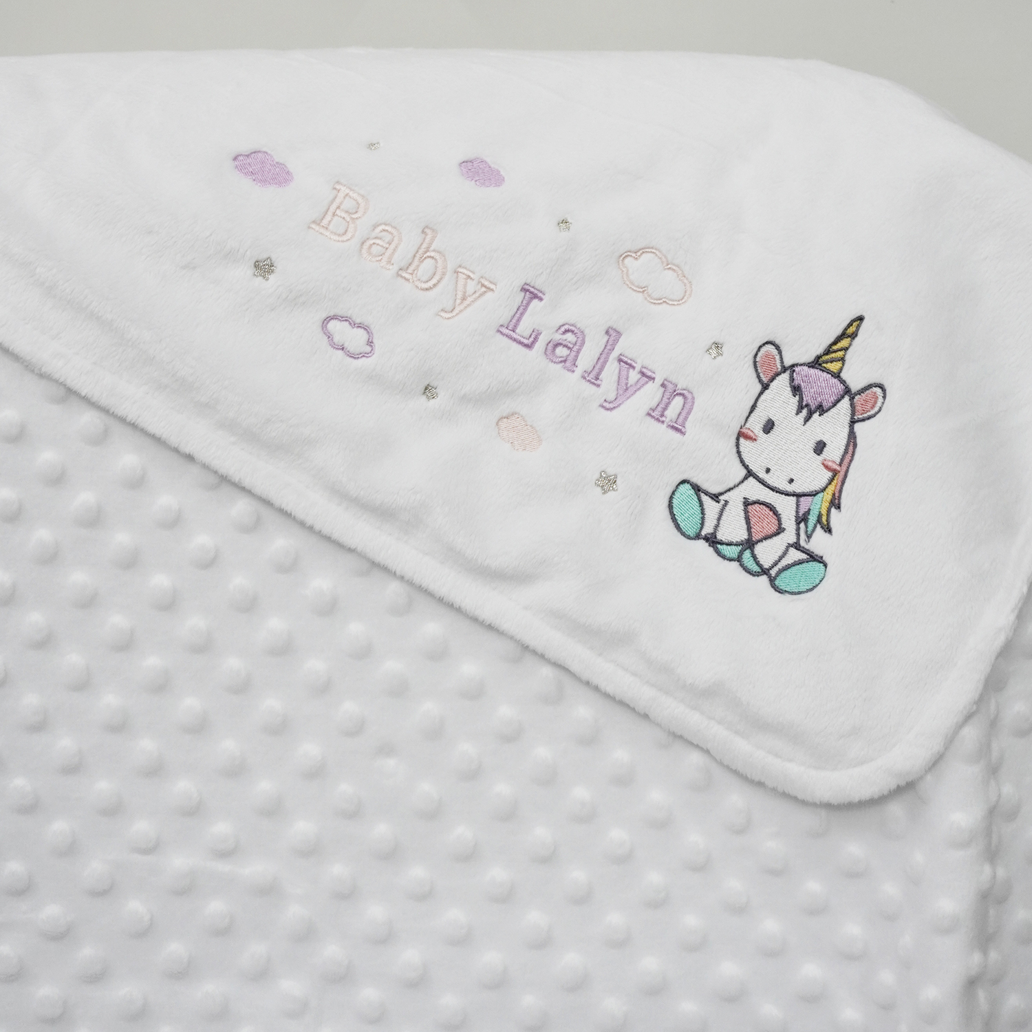 ผ้าห่ม Minky - สีขาว 75x100cm แบบปักชื่อ+การ์ตูน - Unicorn