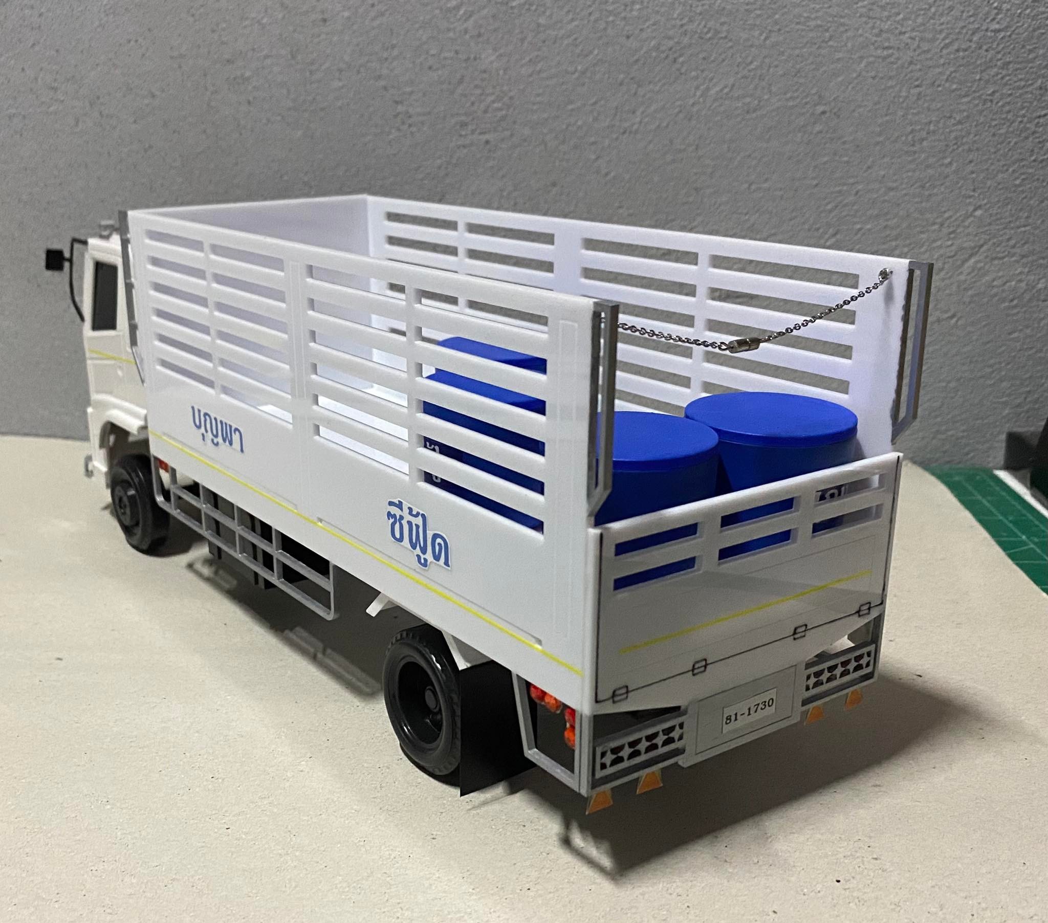 รถหกล้อคอก